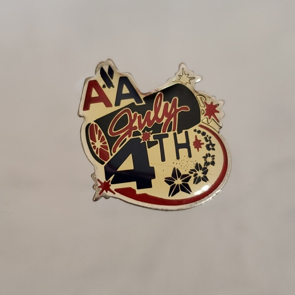 Vintage Legacy American Airlines 4th of July fireworks company logo pinback DFW - Picture 4 of 5